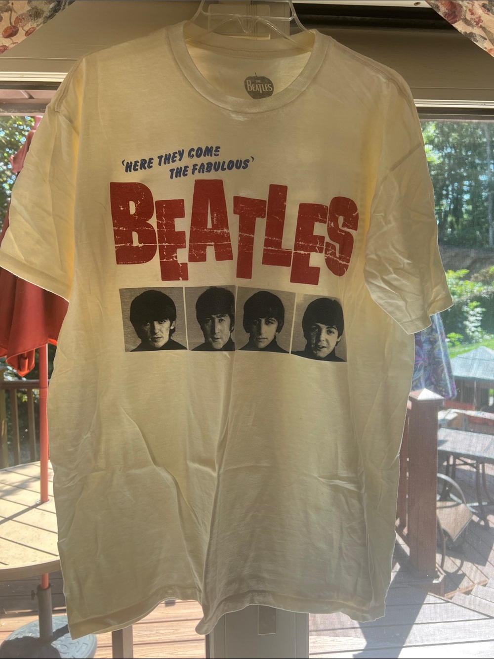 Vintage The Beatles Cream Tee with Red Logo and Black Photo Print. Size XL
